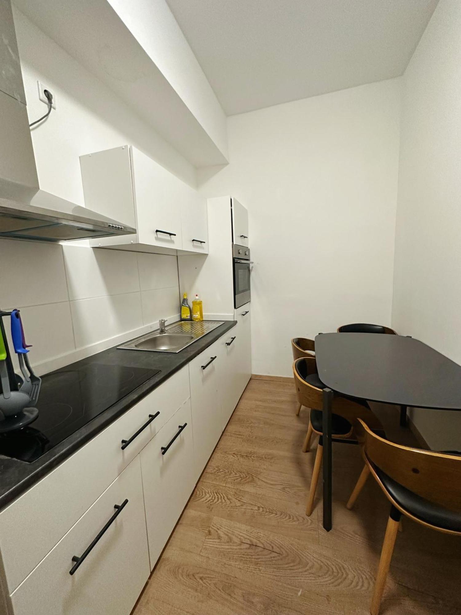 2Schlafenzimmer 5Betten Montuerwhonung Apartment Dusseldorf Exterior photo